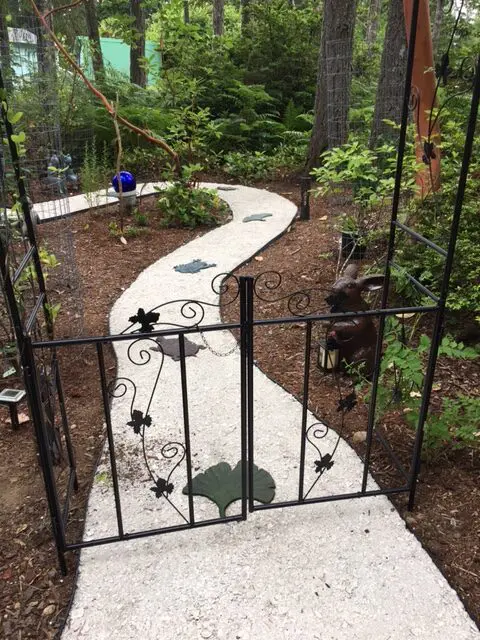 Pathway with a dainty gate